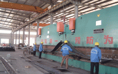 大型數(shù)控折彎機(jī)